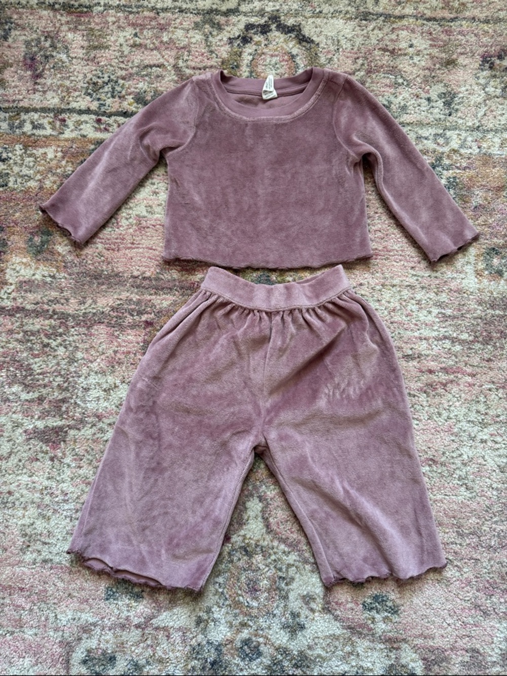 Kate Quinn velour Jade set